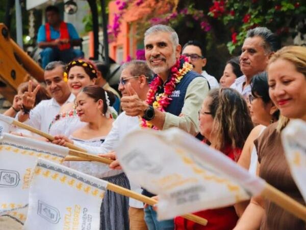 Angel Torres inicia una calle más en beneficio de las familias de la Albania Baja