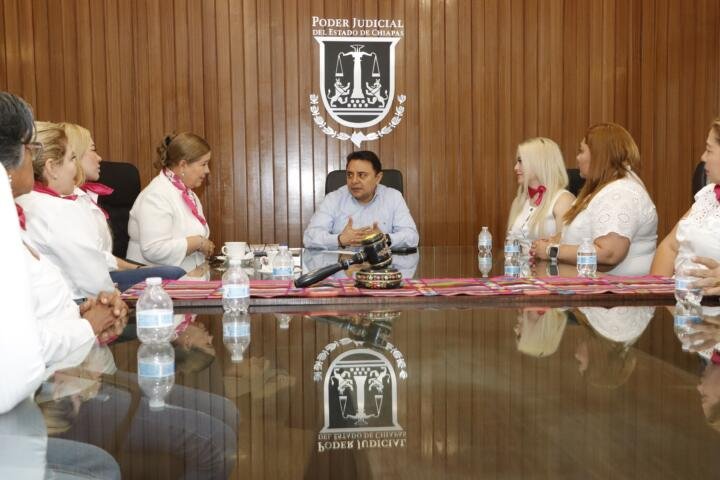 Juan Carlos Moreno Guillén refrenda compromiso por una justicia más humana y con perspectiva de género