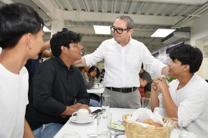 Se reúne el rector de la UNACH Oswaldo Chacón Rojas con la Red de Estudiantes Líderes Universitarios