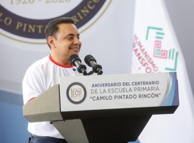 Participa Juan Carlos Moreno Guillén en centenario de la Escuela Camilo Pintado Rincón