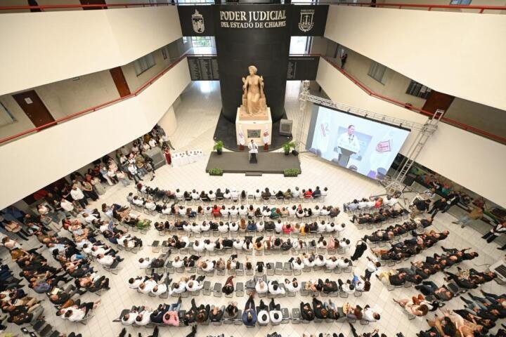 Conmemoran 201 años de la instalación del Poder Judicial en Chiapas; presentan reproducción de la Constitución de 1825
