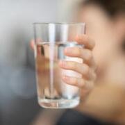 No tomar suficiente agua: lo que pasa en el cuerpo con el tiempo