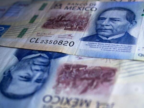 SAT: ¿Es legal guardar grandes cantidades de dinero en casa en México?