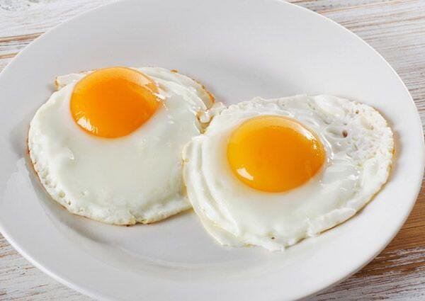 ¿Las personas con hígado graso pueden comer huevo? Esto recomiendan especialistas