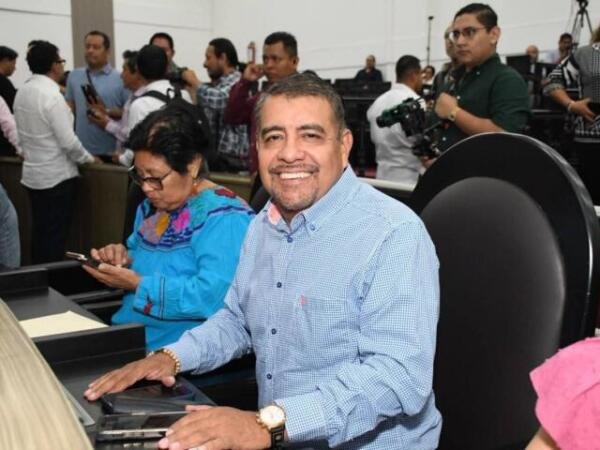 Javier Jiménez respalda exhorto para garantizar propinas voluntarias en Chiapas