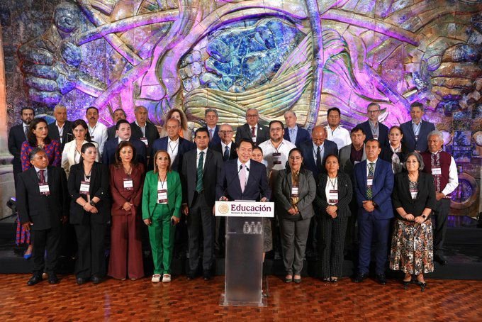 Eduardo Ramírez destaca compromiso de Mario Delgado con la educación y respalda continuidad del calendario escolar