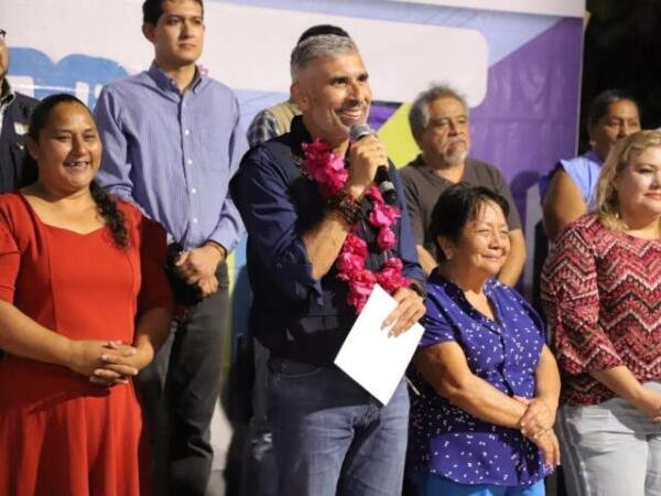 Angel Torres inaugura una calle más; ahora en Montecristo
