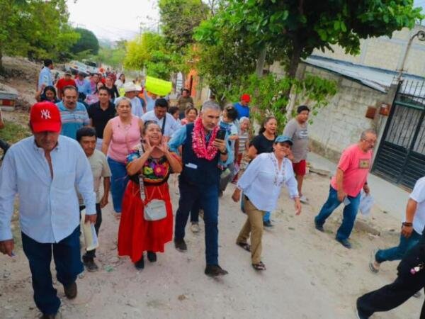 Más de 300 metros lineales de pavimentación inicia Angel Torres en San José Terán