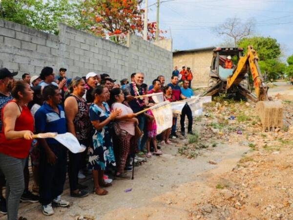 Angel Torres impulsa pavimentación integral en la colonia Insurgentes con programa Calles Felices