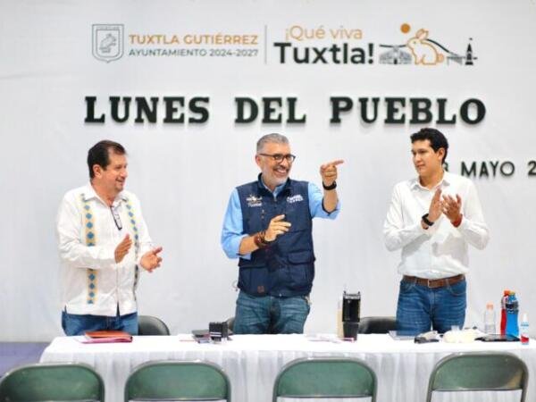 Encabeza Angel Torres una edición más de Lunes del Pueblo*