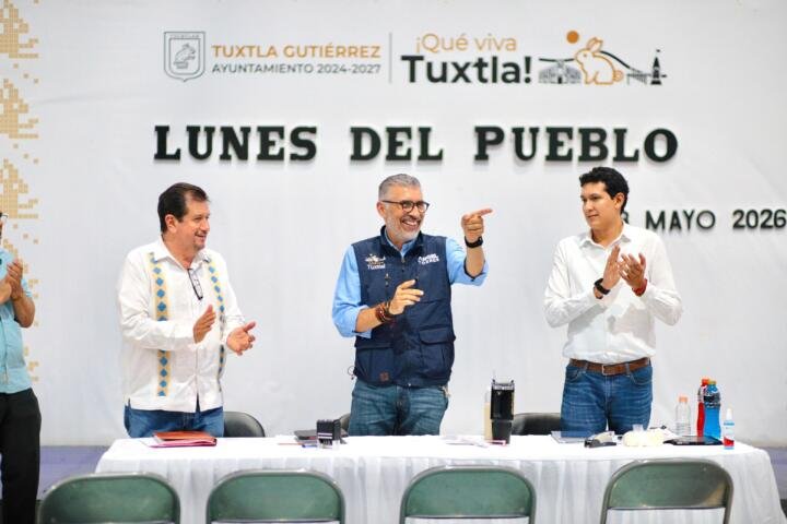 Encabeza Angel Torres una edición más de Lunes del Pueblo*