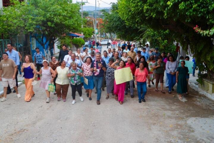 En marcha una vialidad más como parte de Calles Felices en Las Torres: Angel Torres