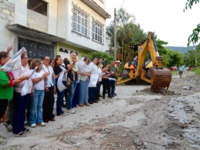 Una calle más en Tuxtla; ahora en el Fraccionamiento La Misión: Angel Torres