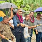 Calles Felices llega a la colonia San Isidro con el presidente Angel Torres
