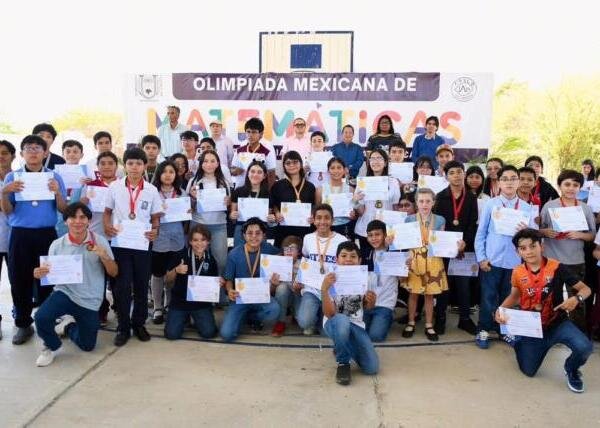 Premian en la UNACH a los ganadores de la Fase Estatal de la Olimpiada Mexicana de Matemáticas
