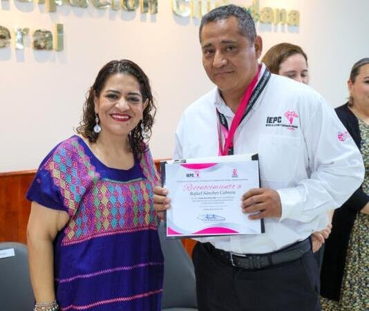 Entrega IEPC reconocimientos a personal con 15 años o más de servicio
