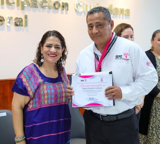 Entrega IEPC reconocimientos a personal con 15 años o más de servicio