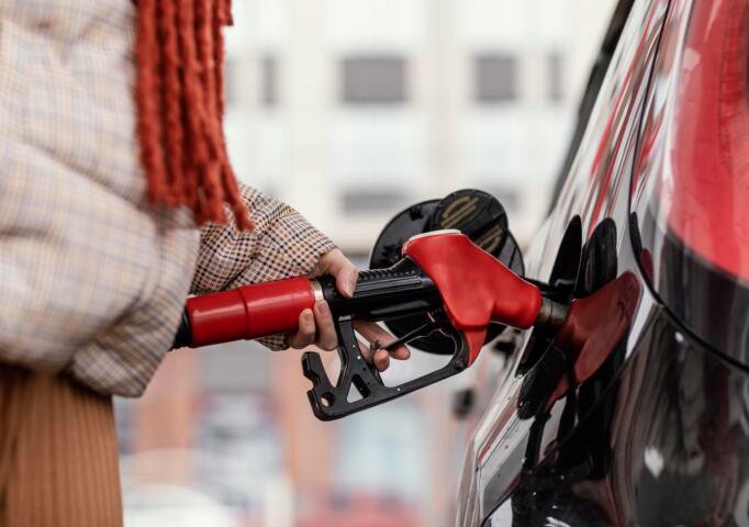 Gobierno reactiva estímulo fiscal a gasolina Premium y aumenta subsidios a combustibles