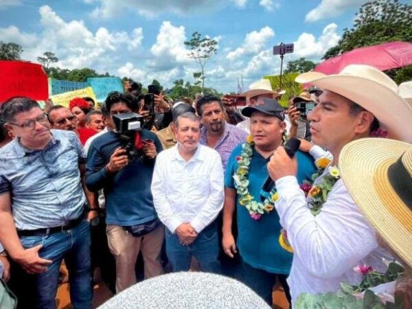 Javier Jiménez acompaña a Eduardo Ramírez en supervisión de presas en Huehuetán