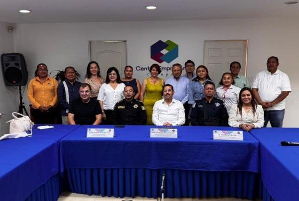 Se reúne CECH con titular de Seguridad Pública y Tránsito de Tuxtla Gutiérrez En las instalaciones del Centro