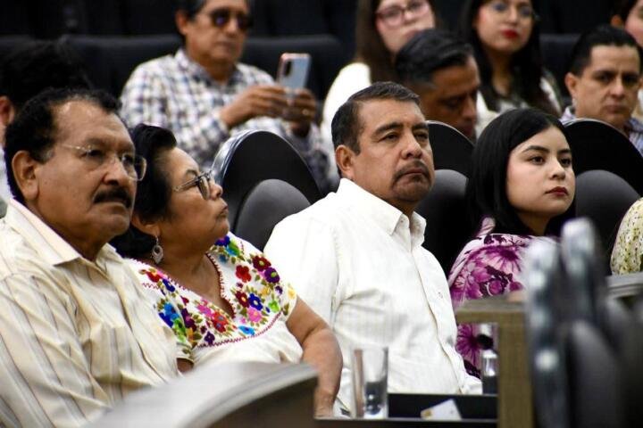 Javier Jiménez impulsa protección para mujeres