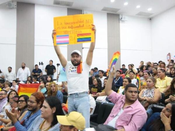 Javier Jiménez respalda derechos de la comunidad LGBTIQ+