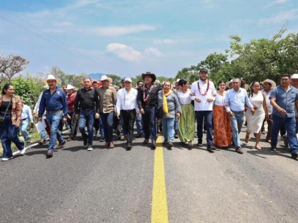 Eduardo Ramírez lleva apoyos productivos y obras prioritarias a La Concordia y Villa Corzo