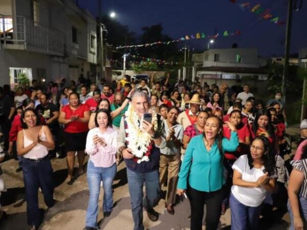 Familias de la colonia La Ceiba pronto contarán con una calle nueva: Angel Torres