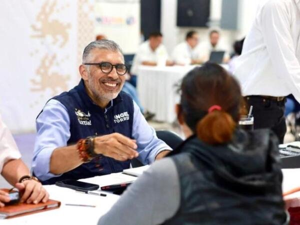 Encabeza Angel Torres una edición más de Lunes del Pueblo