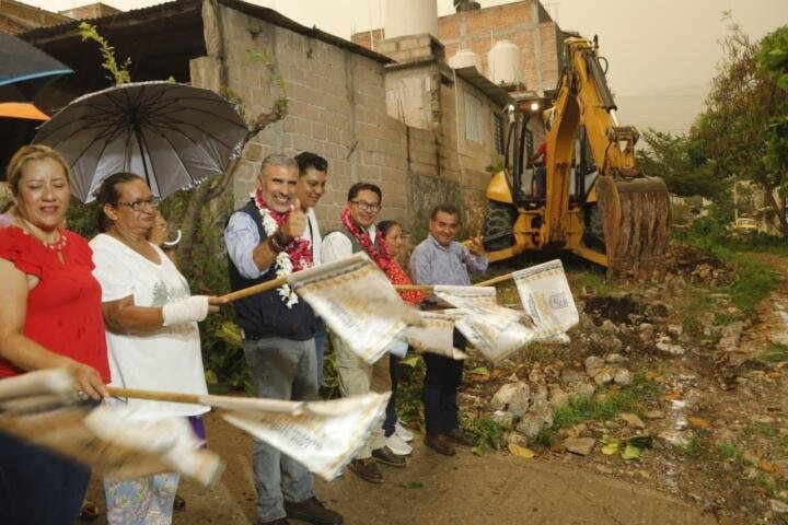 Angel Torres lleva justicia social a colonia Nueva Estrella con Calles Felices