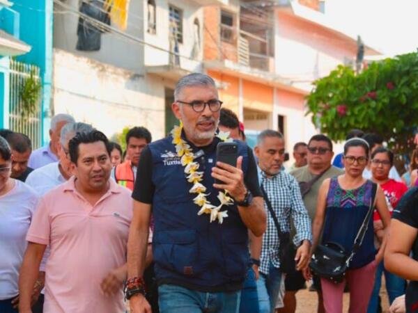 Avanza atención integral del sistema de drenaje en Tuxtla; ahora en la Francisco I. Madero: Angel Torres