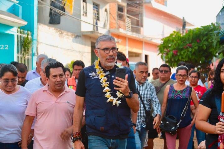 Avanza atención integral del sistema de drenaje en Tuxtla; ahora en la Francisco I. Madero: Angel Torres