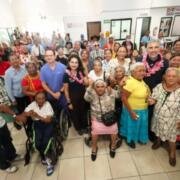 Sonríe Tuxtla transforma vidas de abuelitas y abuelitos: Angel Torres