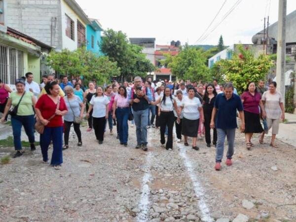 Están llegando más Calles Felices al Fraccionamiento La Misión, con el presidente Angel Torres