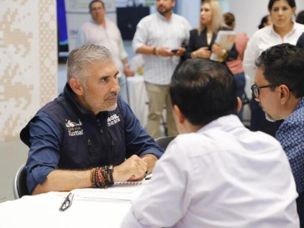 Mantiene Angel Torres un gobierno cercano con un Lunes del Pueblo más
