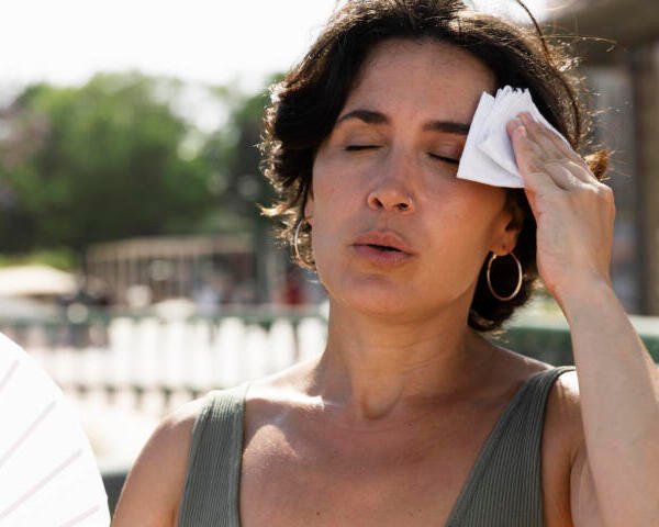 ¿Cómo afecta el calor extremo al funcionamiento del organismo?