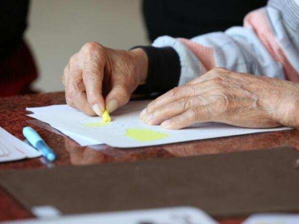El Alzheimer podría desarrollarse años antes de mostrar señales visibles