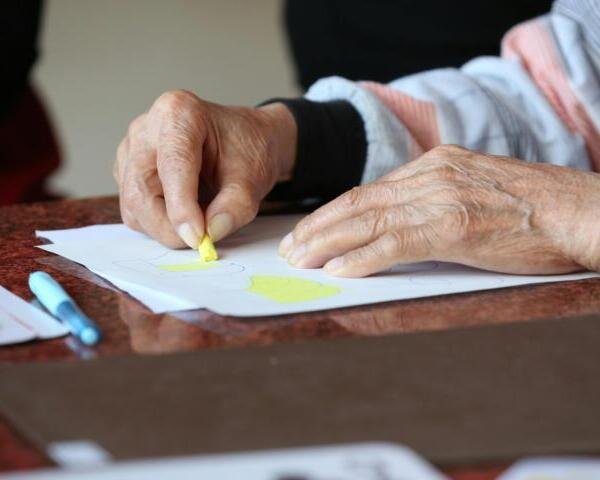El Alzheimer podría desarrollarse años antes de mostrar señales visibles