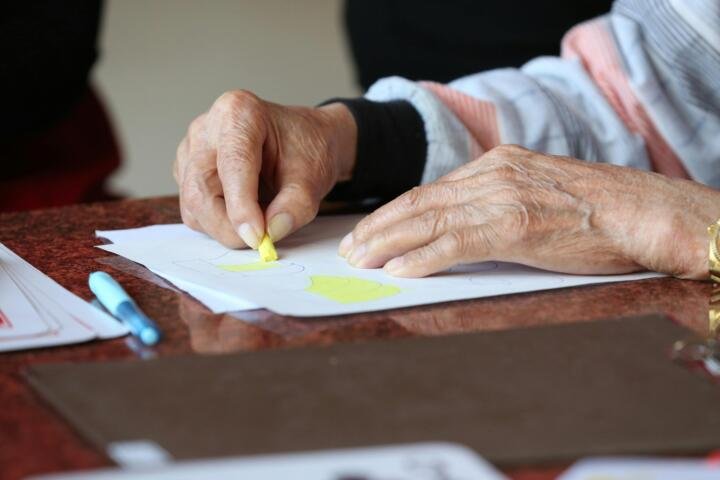 El Alzheimer podría desarrollarse años antes de mostrar señales visibles