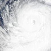 Vientos de 200 km/h: el tifón Bavi mantiene en alerta a China, Taiwán y Japón