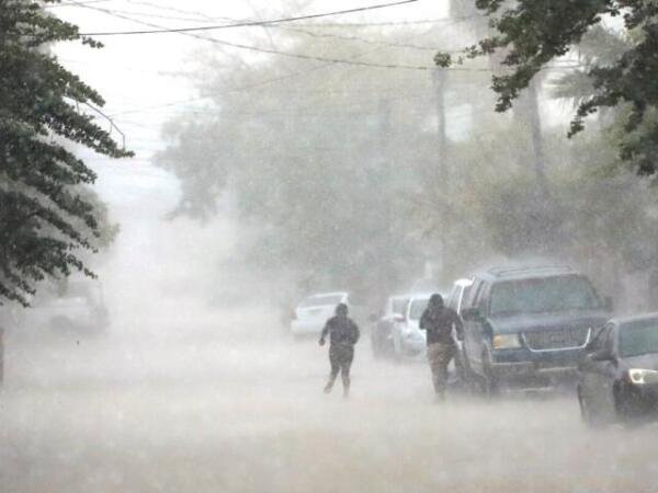 SMN alerta por frente frío fuera de temporada: lluvias intensas, granizo y fuertes vientos afectarán varios estados