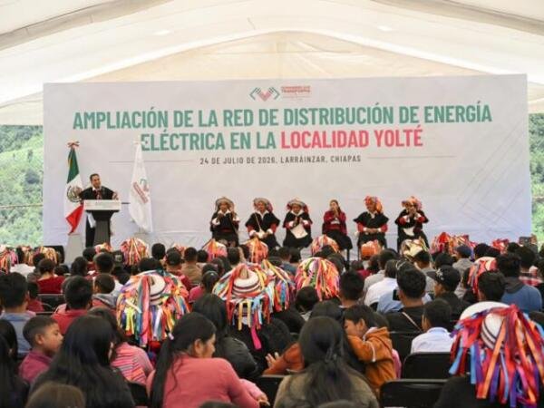 Eduardo Ramírez fortalece el bienestar de las familias de Larráinzar con obras y apoyos