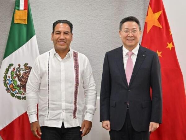 Eduardo Ramírez se reúne con el embajador Extraordinario y Plenipotenciario de China en México, Chen Daojiang