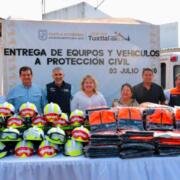 Entrega Angel Torres equipos, ambulancias y camionetas, a Protección Civil de Tuxtla