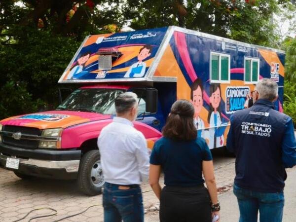 Presenta Angel Torres Camioncito de la Salud que recorrerá colonias, en Tuxtla