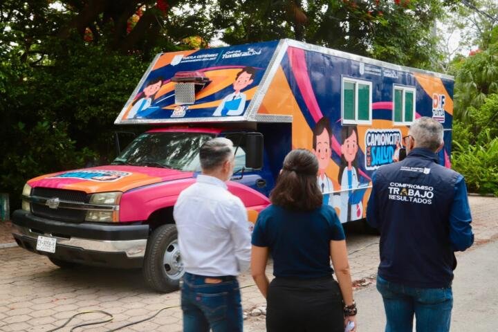 Presenta Angel Torres Camioncito de la Salud que recorrerá colonias, en Tuxtla