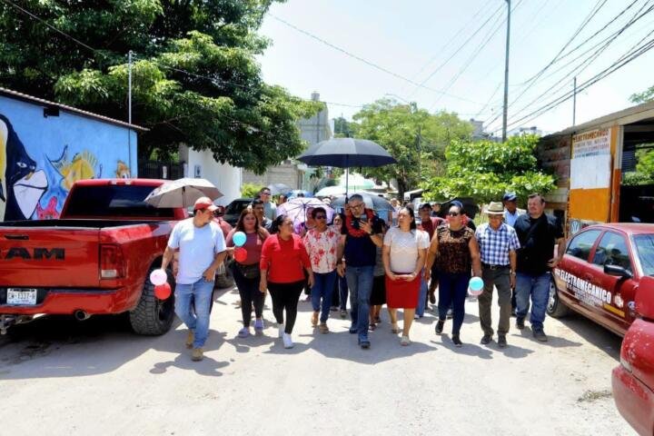 Angel Torres inicia pavimentación integral de la 16 Norte en Fovissste Paraíso
