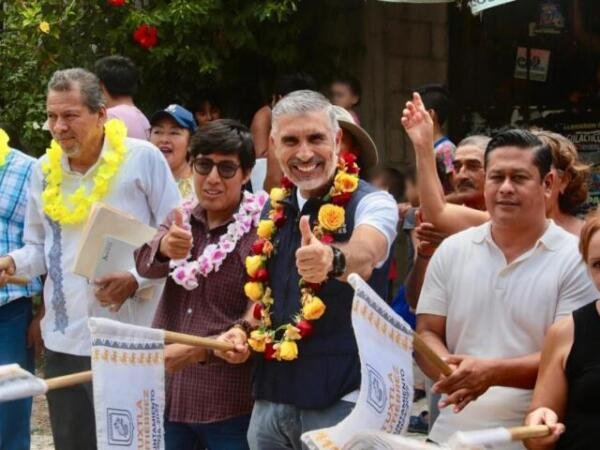 Angel Torres inicia una nueva pavimentación en Las Granjas