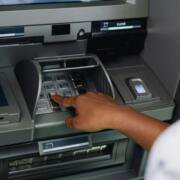 Pensión Bienestar: estos bancos cobran menos comisión por retirar tu apoyo