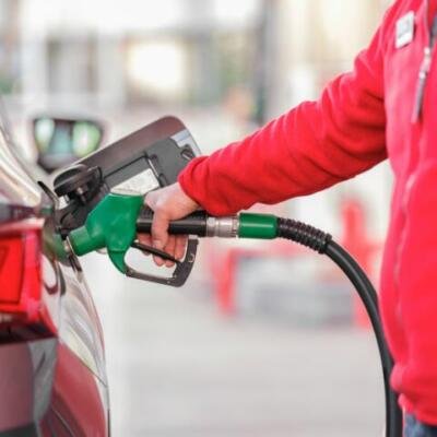 ¿Por qué algunos automóviles requieren gasolina Premium y otros no?